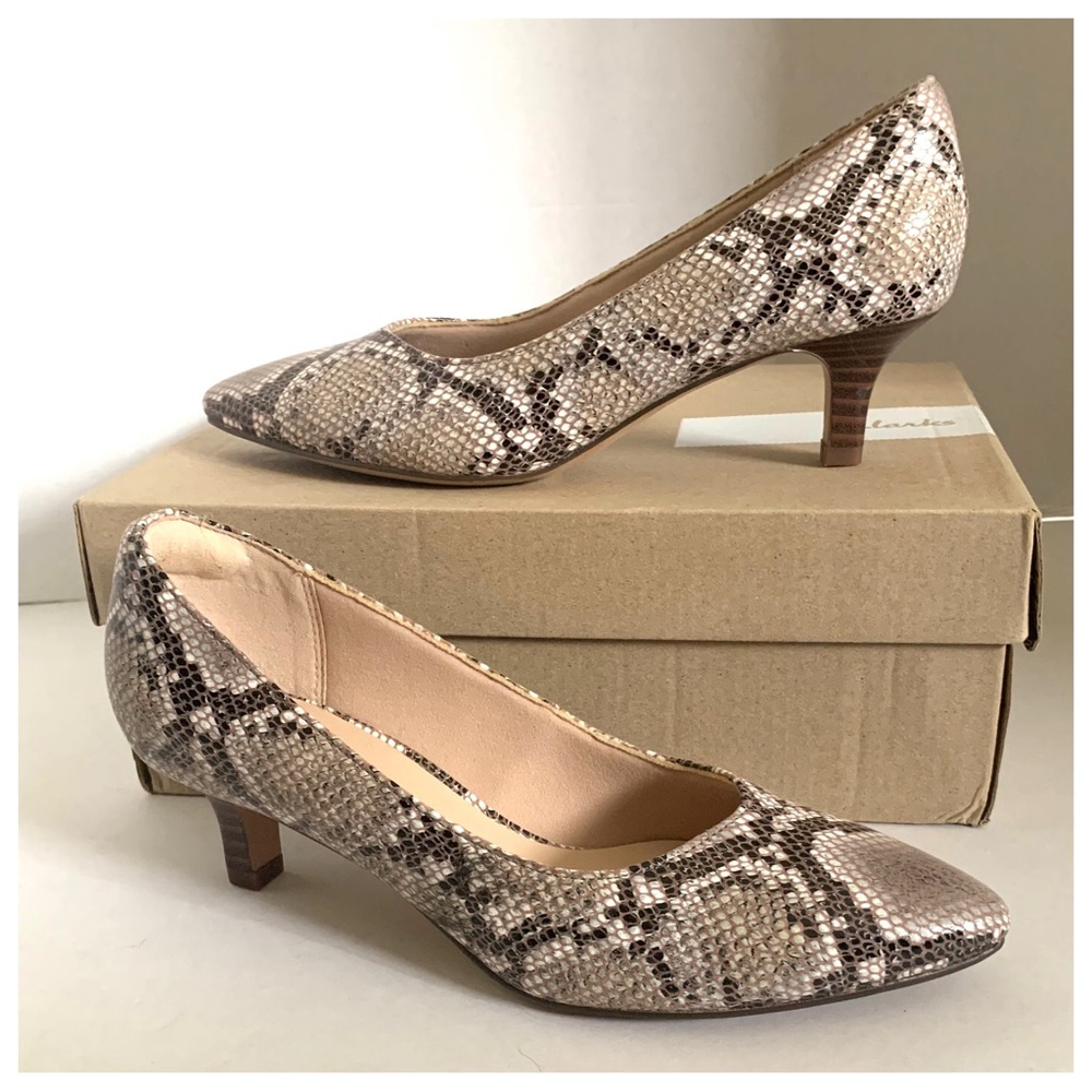 Clarks Collection Shondrah Ruby Mid-Heel Pumps in Natural Snake Size 6M